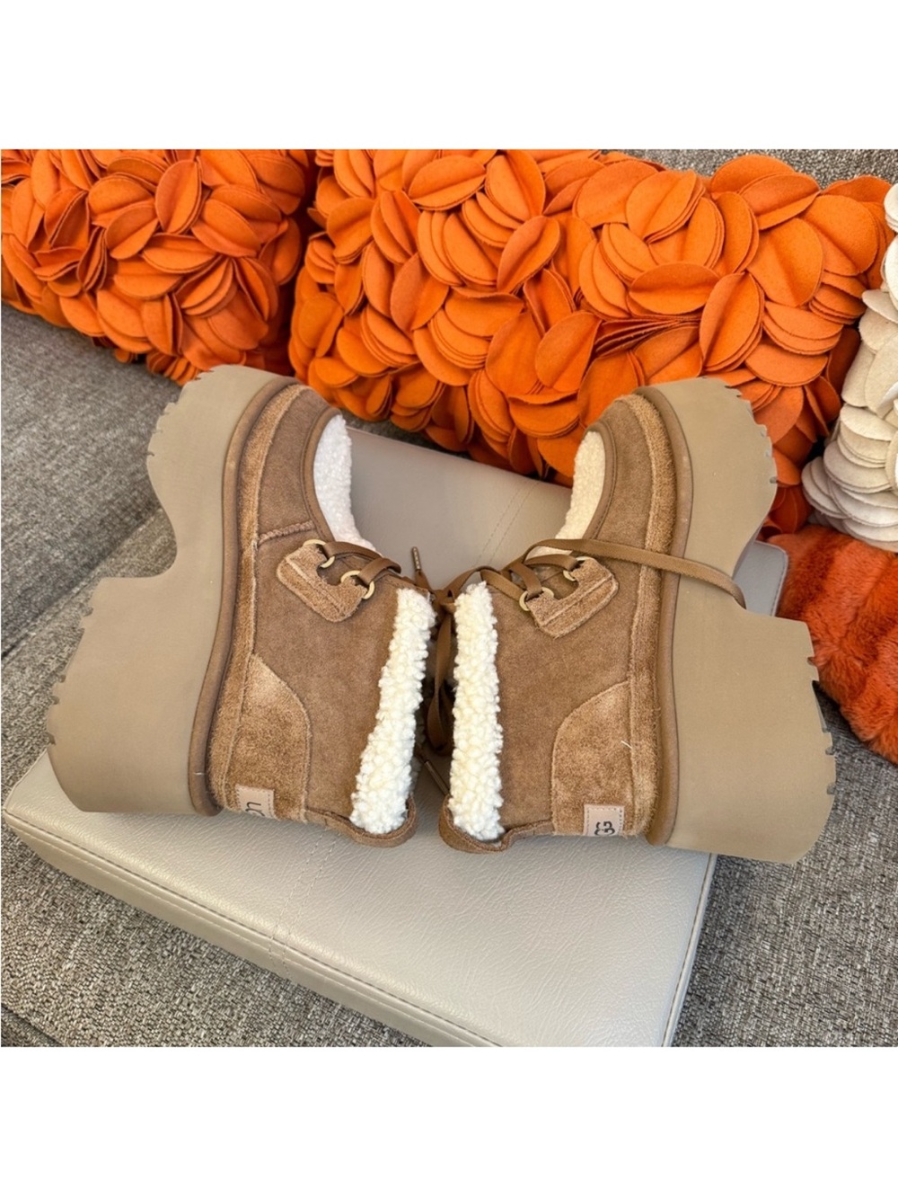 ❣️🆕UGG Classic New Heights Genuine Shearling Lace-Up Booties In Chestnut❣️ - Picture 7 of 10